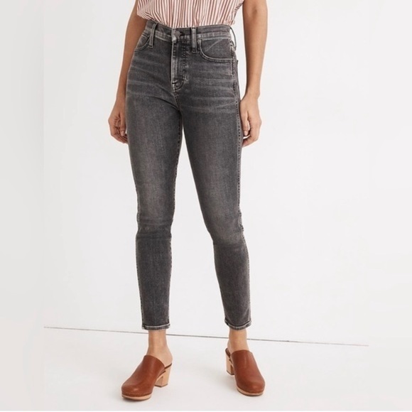 Madewell Denim - Madewell Grey Wash 10" High-Rise Skinny Crop Jeans in Oakwood Wash 30